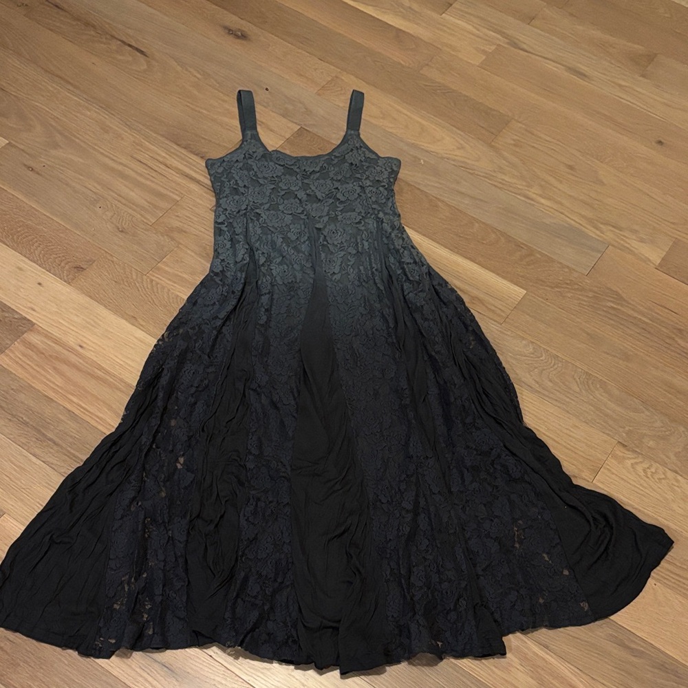 Chic Black Lace Maxi Dress